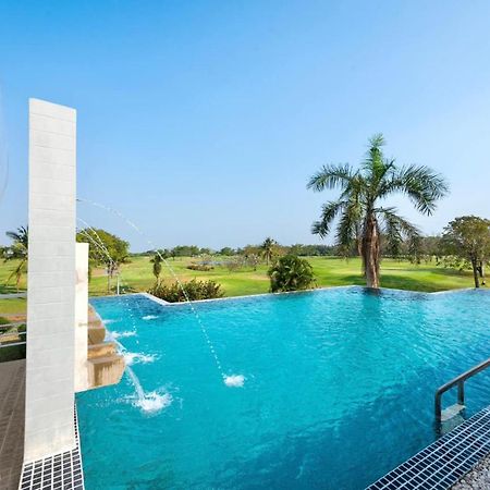 Uniland Golf & Resort Nakhon Pathom Exterior foto